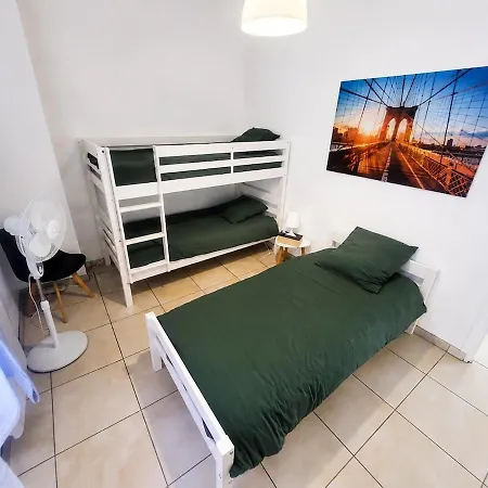 5 Personnes, Rez-de-chaussee Apartment